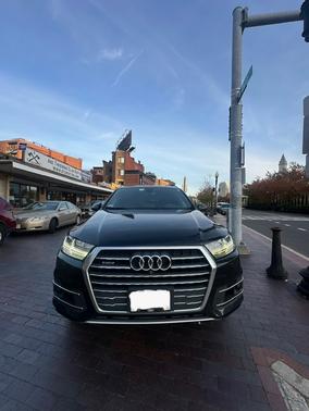 Black 2017 Audi Q7 3.0T Prestige