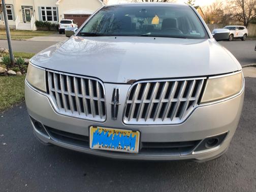 2010 Lincoln MKZ Base