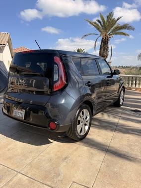 Gray 2016 Kia Soul +