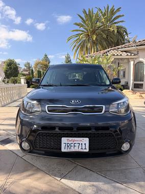Gray 2016 Kia Soul +