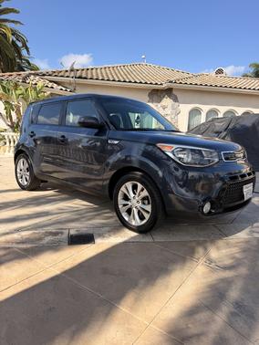Gray 2016 Kia Soul +