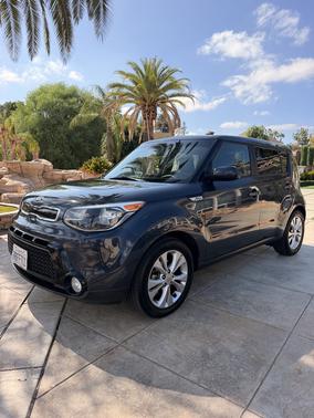 Gray 2016 Kia Soul +