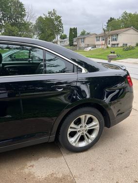 2018 Ford Taurus SEL
