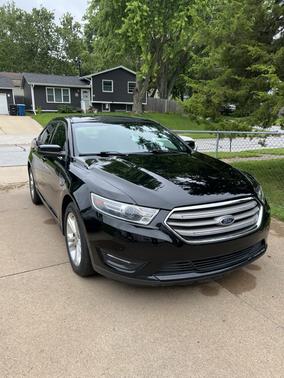 2018 Ford Taurus SEL