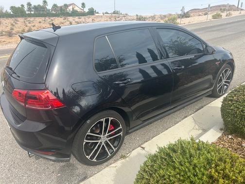 2017 Volkswagen Golf GTI Sport 4-Door