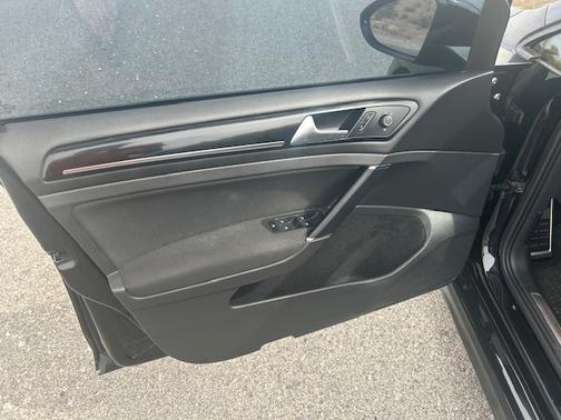 2017 Volkswagen Golf GTI Sport 4-Door