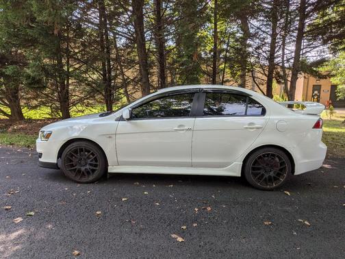 White 2012 Mitsubishi Lancer GT