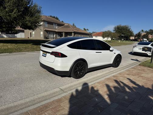 2023 Tesla Model X Base