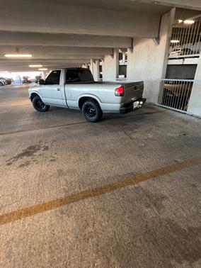 2002 Chevrolet S-10 Base