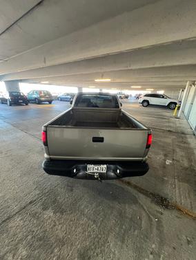 2002 Chevrolet S-10 Base