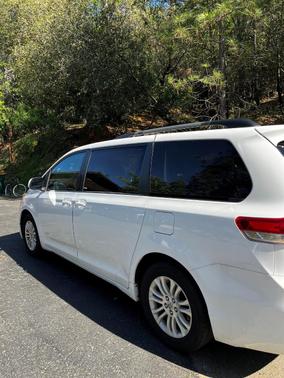 White 2014 Toyota Sienna Limited