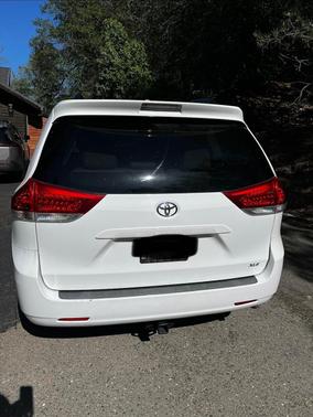 White 2014 Toyota Sienna Limited