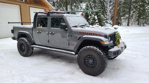 Gray 2022 Jeep Gladiator Mojave