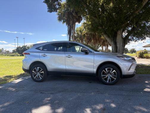 2021 Toyota Venza LE