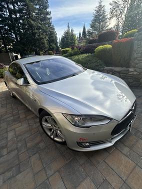 2015 Tesla Model S 85D