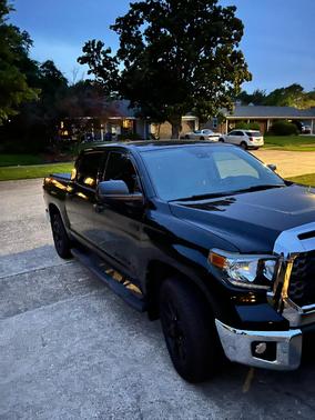 Black 2020 Toyota Tundra SR5