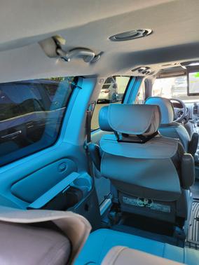 Blue 2007 Hyundai Entourage Limited