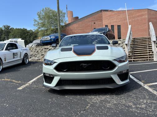 2022 Ford Mustang Mach 1