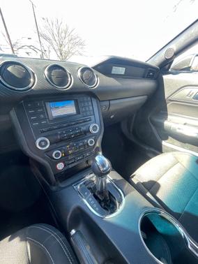 2016 Ford Mustang V6