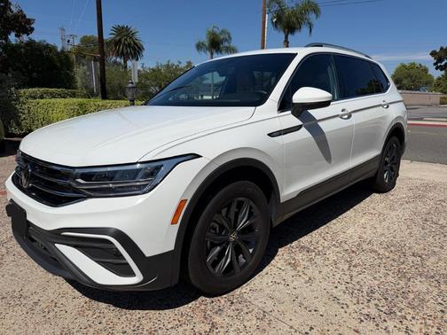 White 2024 Volkswagen Tiguan 2.0T SE
