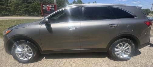 Gold 2017 Kia Sorento LX