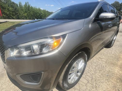 Gold 2017 Kia Sorento LX