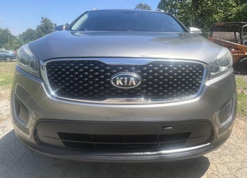 Gold 2017 Kia Sorento LX