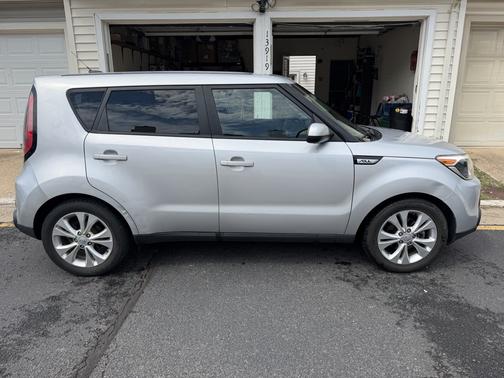 Silver 2015 Kia Soul +