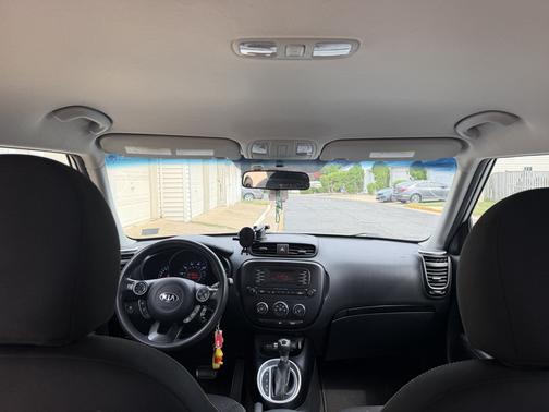 Silver 2015 Kia Soul +