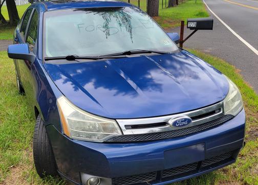 Blue 2009 Ford Focus SES
