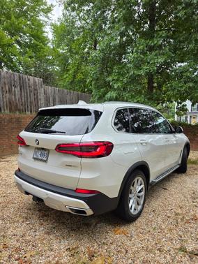 White 2019 BMW X5 xDrive40i