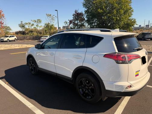 White 2016 Toyota RAV4 LE