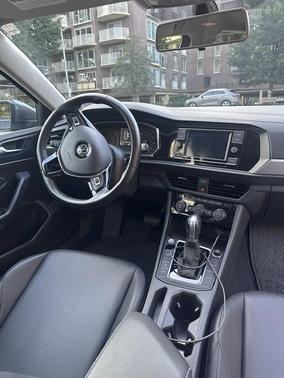 Gray 2019 Volkswagen Jetta 1.4T SE