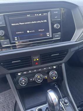 Gray 2019 Volkswagen Jetta 1.4T SE