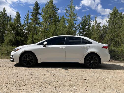 2024 Toyota Corolla Hybrid SE