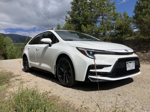 2024 Toyota Corolla Hybrid SE