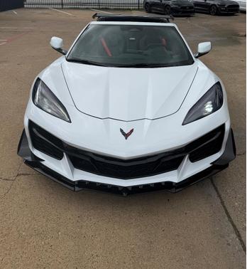 White 2024 Chevrolet Corvette Stingray w/1LT