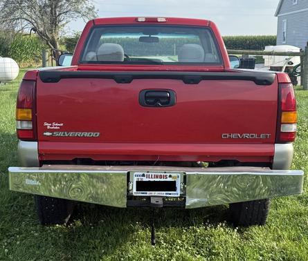 Red 2000 Chevrolet Silverado 2500 H/D