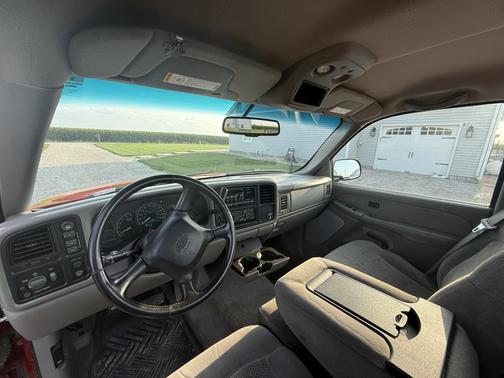Red 2000 Chevrolet Silverado 2500 H/D