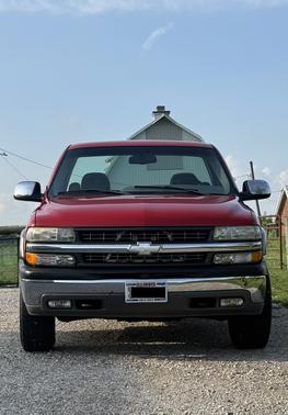 Red 2000 Chevrolet Silverado 2500 H/D