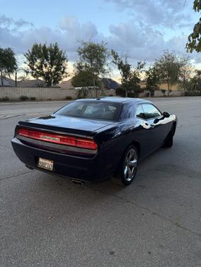 Blue 2013 Dodge Challenger SXT