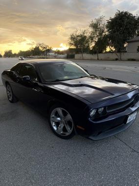 Blue 2013 Dodge Challenger SXT