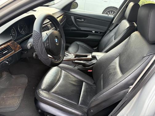Silver 2006 BMW 330 xi