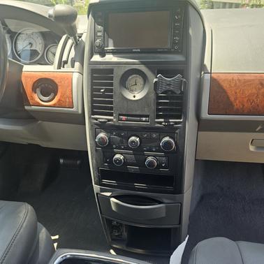 2008 Chrysler Town & Country Touring