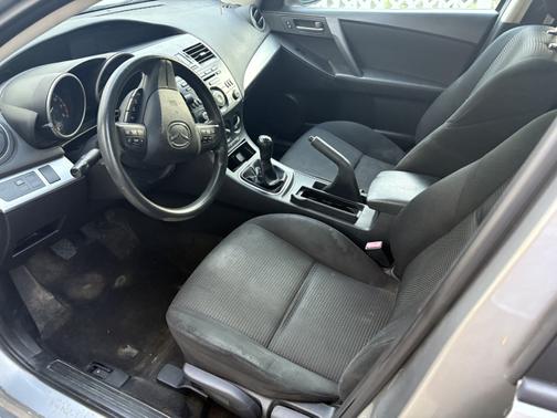 2013 Mazda Mazda3 i Sport