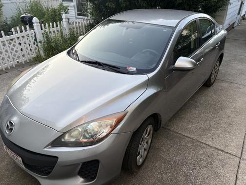2013 Mazda Mazda3 i Sport