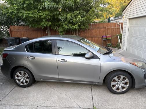2013 Mazda Mazda3 i Sport