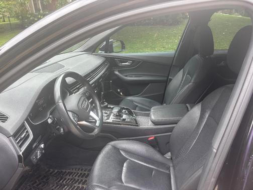 Black 2019 Audi Q7 55 Prestige