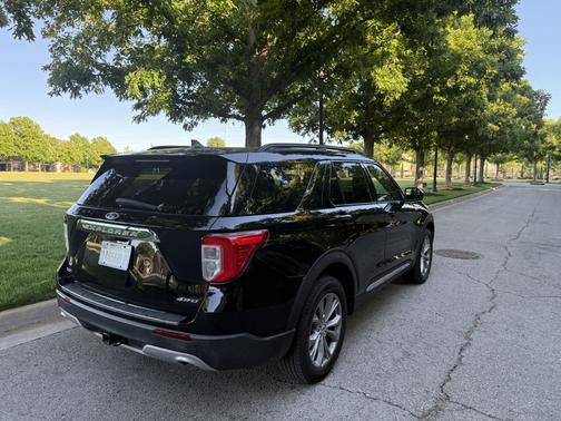 Black 2023 Ford Explorer XLT