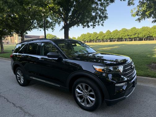 Black 2023 Ford Explorer XLT